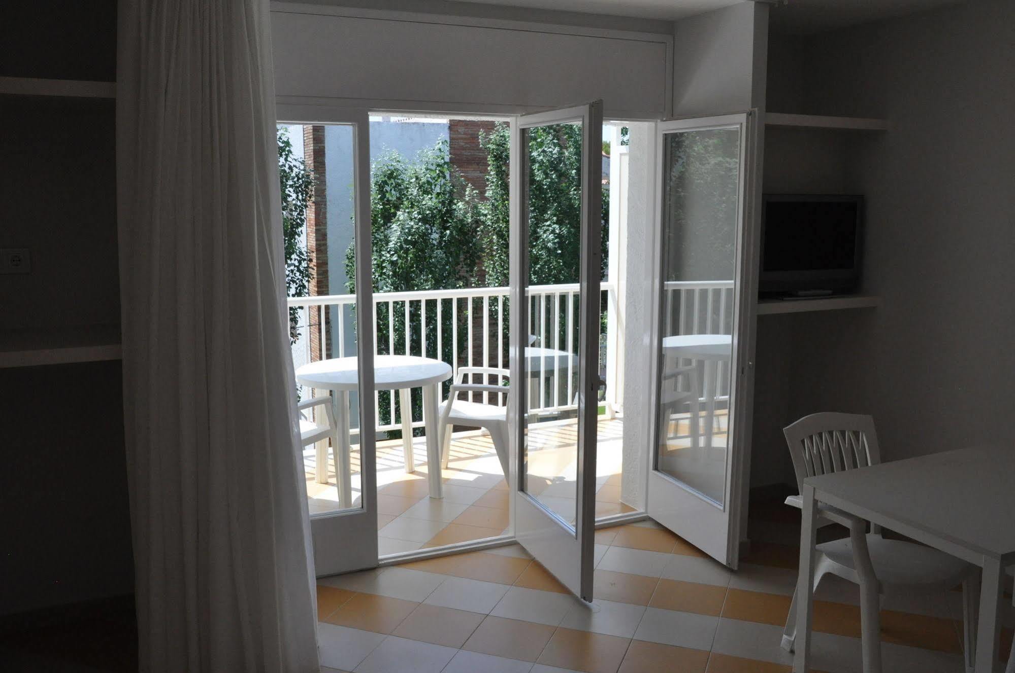 Apartamentos Sunway Amapola Sitges Exterior foto